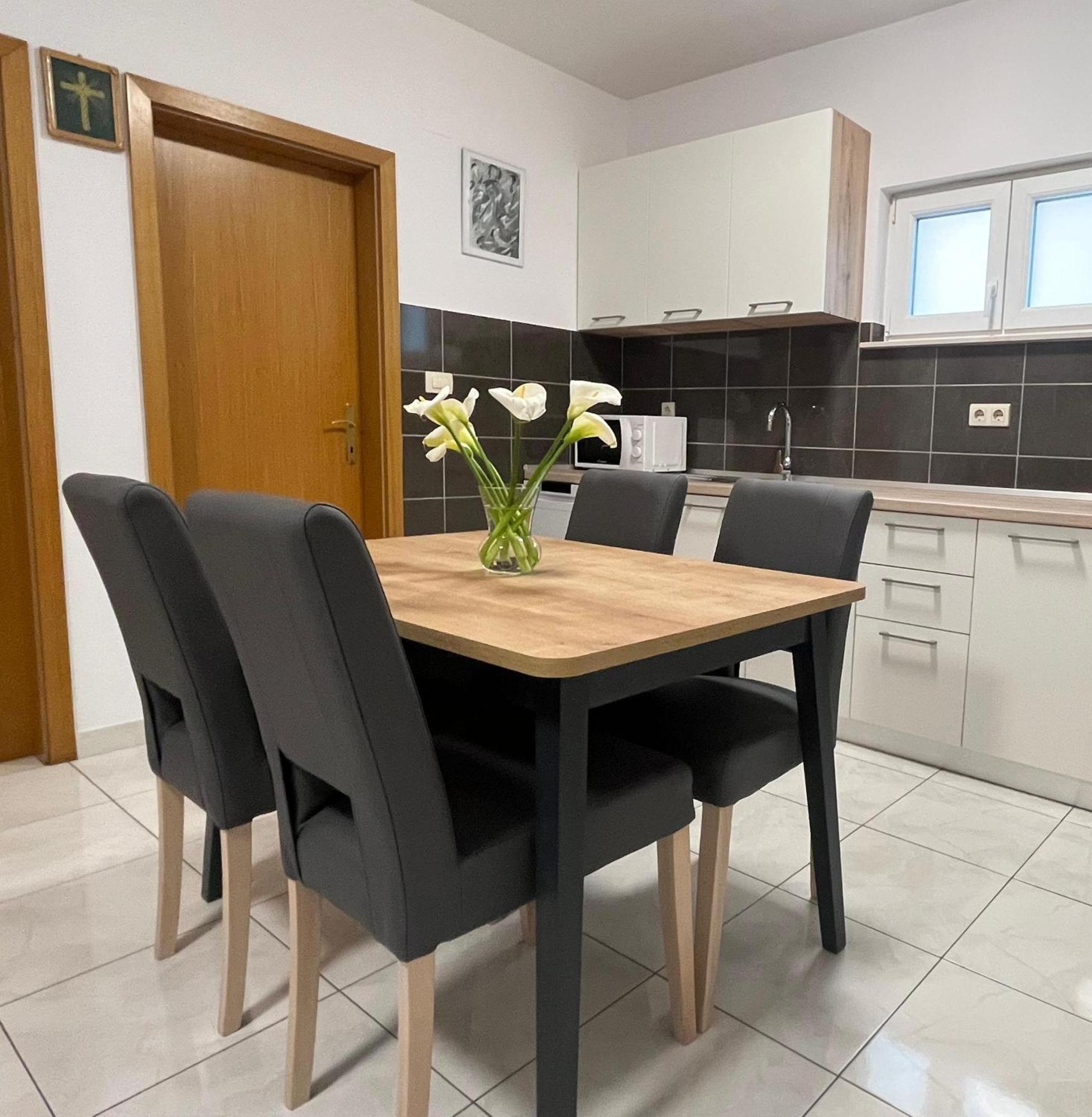 Apartman Krsticevic Меткович Екстер'єр фото